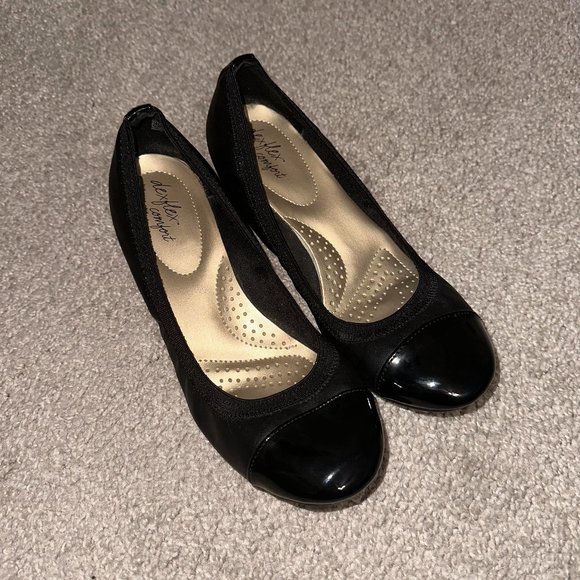 Dexflex Comfort Black Wedges Heels Flats Size 7 Wide - Picture 1 of 6